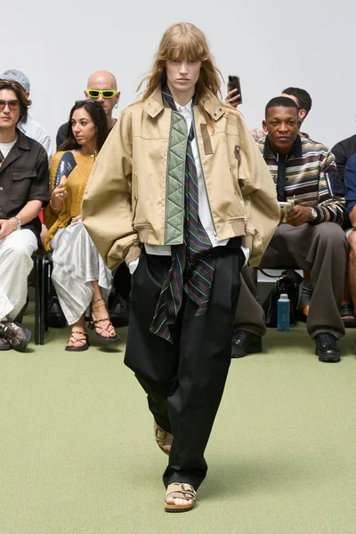 Look 12